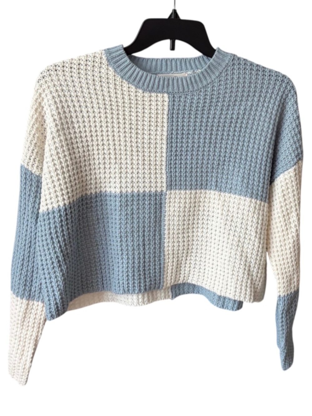 Jessica Simpson Blue and white color block knit sweater